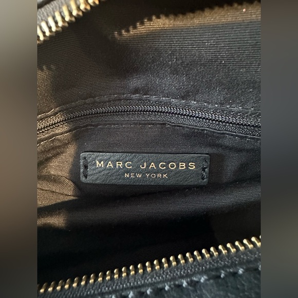 Marc Jacobs Pebbled Leather Handbag with Shoulder Strap - Picture 13 of 16